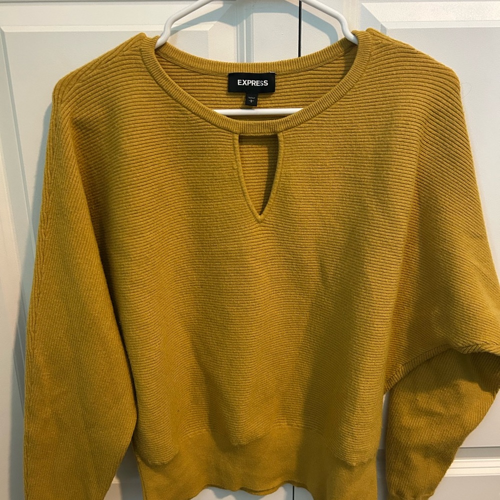 Express Golden Women's Crew Neck Sweater